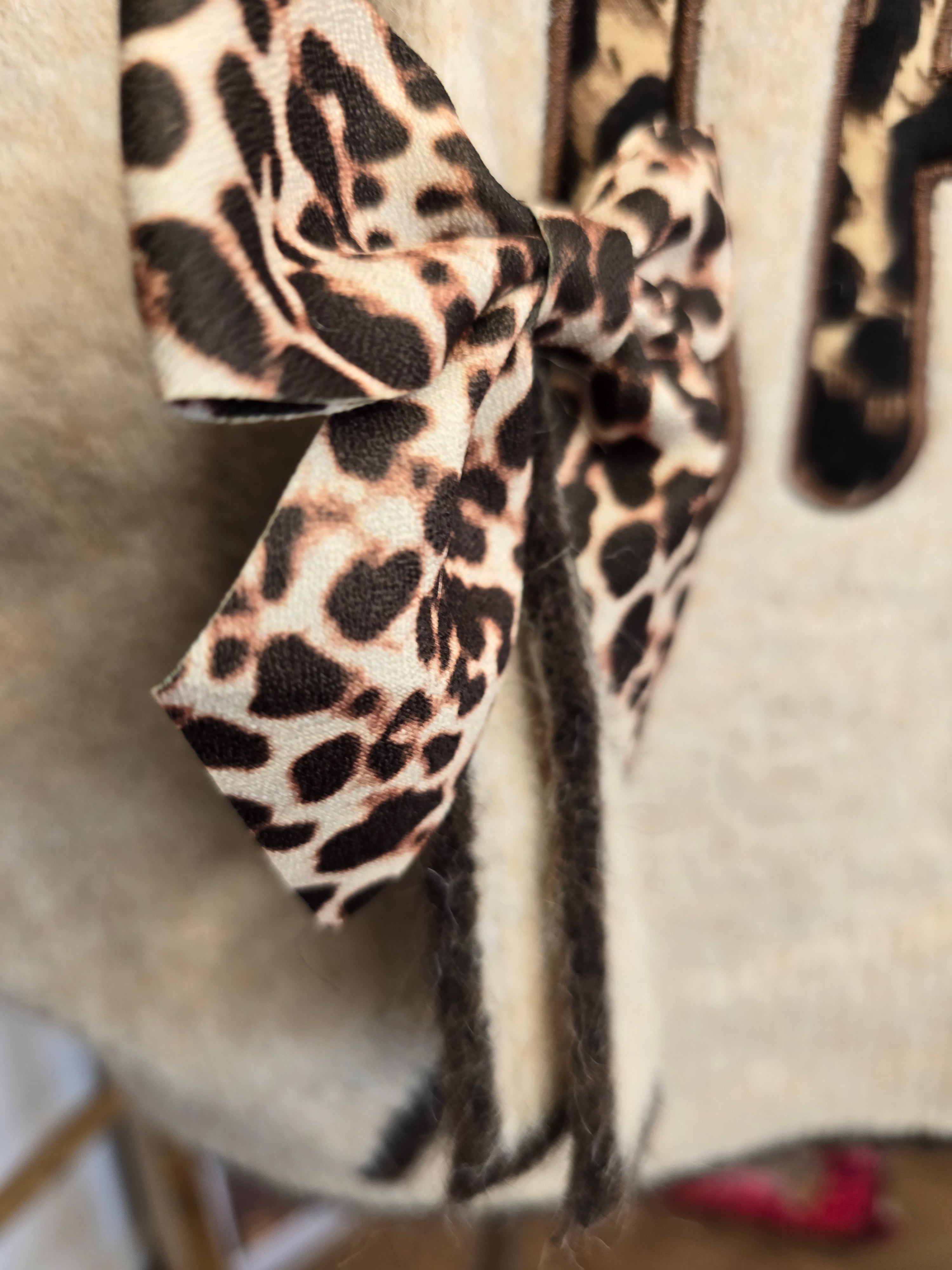 Pull inscription léopard